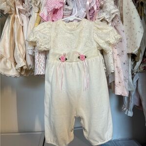 Brooke Lindsay vintage cream lace romper/jumpsuit 3-6m